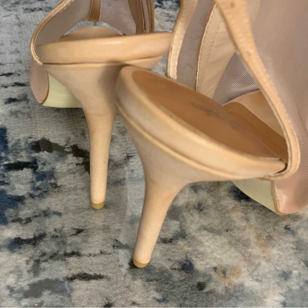 Shoes - Picture 4 of 9